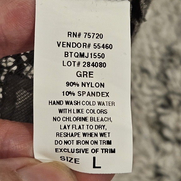 BKE Boutique NWT SZ L Gray Fitted Lace Sheer Stretch Coquette Romantic Fairy Top - Picture 11 of 11